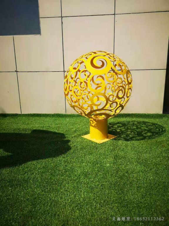 金色镂空球小区不锈钢雕塑