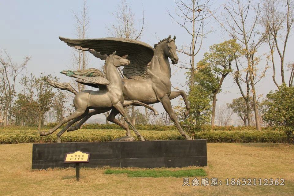 展翅马小区景观铜雕