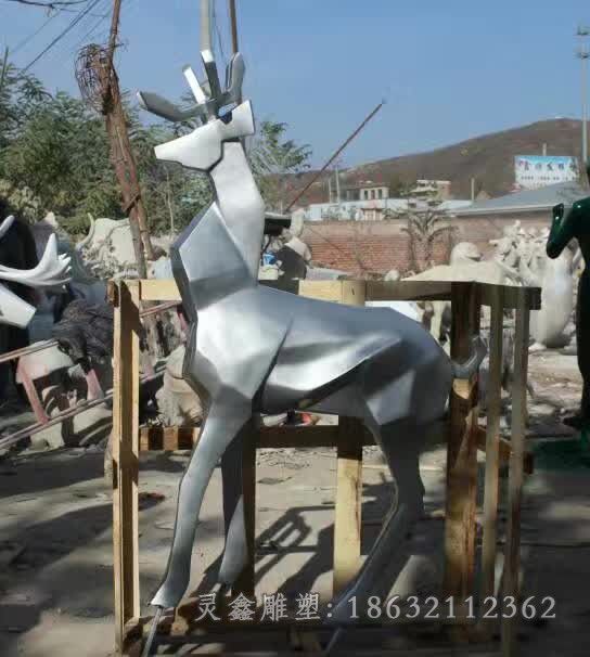 不锈钢抬头几何鹿小区雕塑