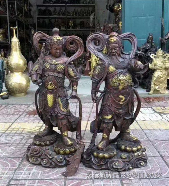 撸胡须关公街边景观铜雕