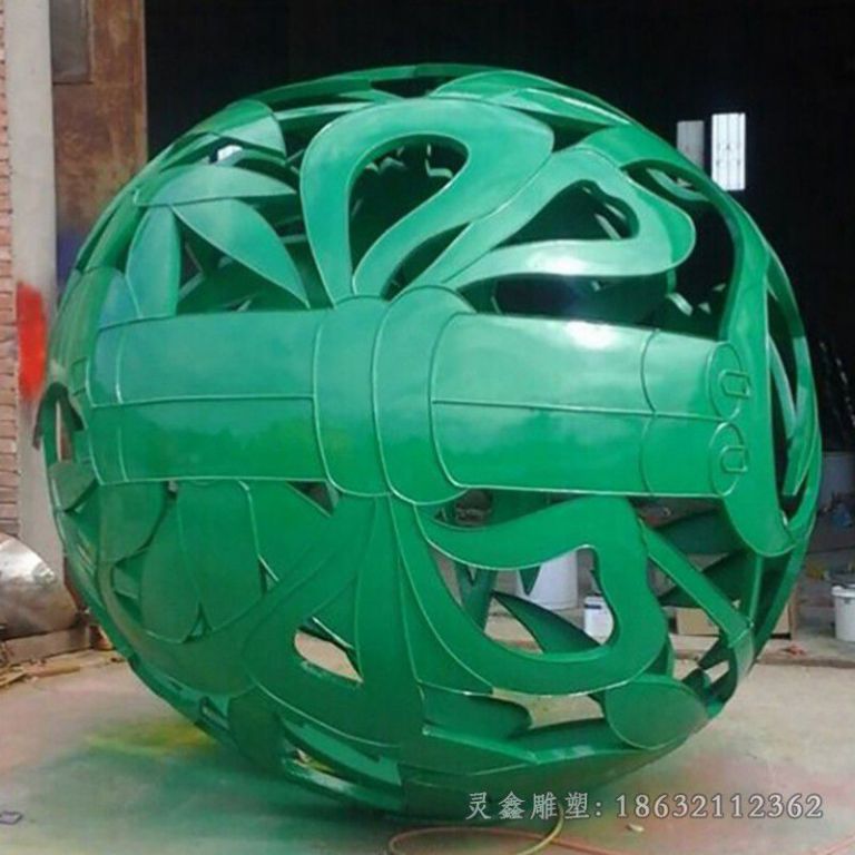不锈钢绿色镂空球公园雕塑