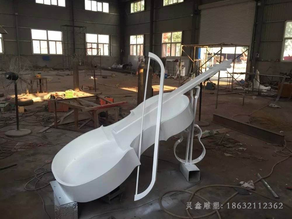 不锈钢大提琴广场雕塑