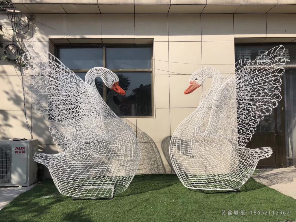 不锈钢镂空天鹅城市雕塑