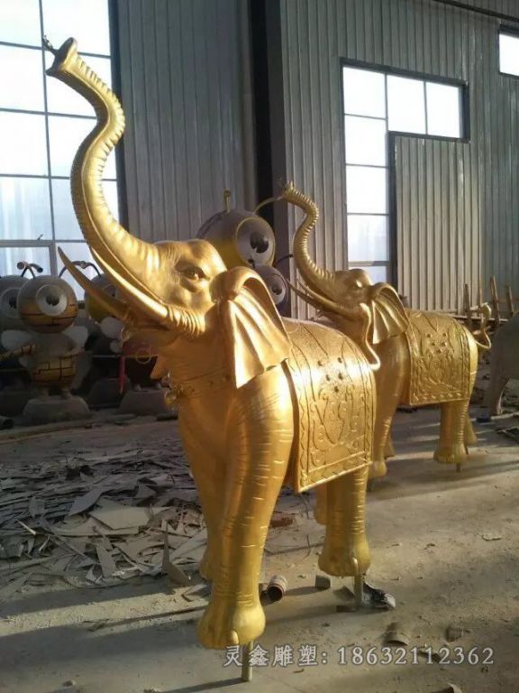 金色大象景区动物铜雕