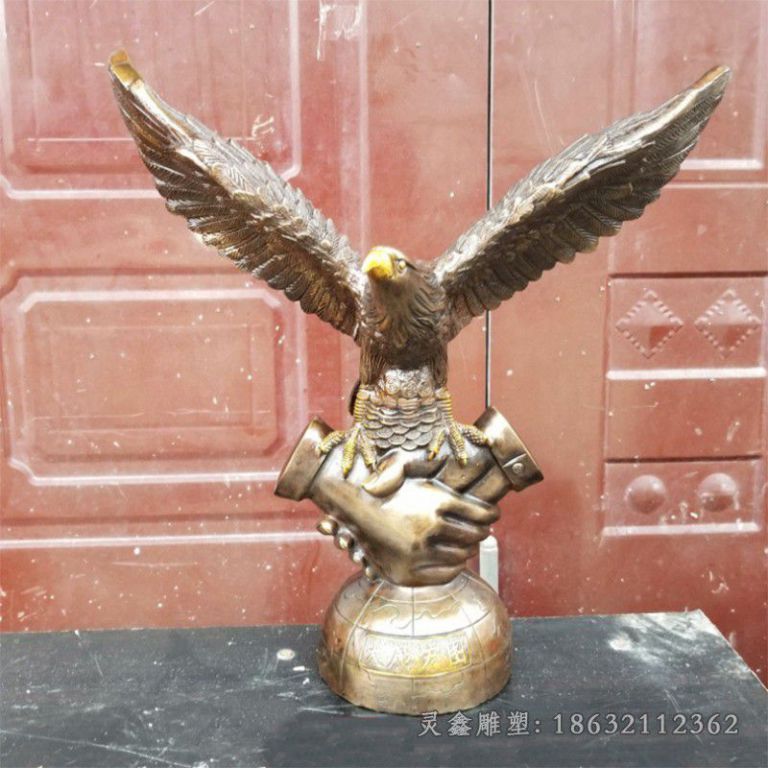 大鹏展翅老鹰户外铜雕