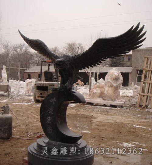 大鹏展翅老鹰小区铜雕