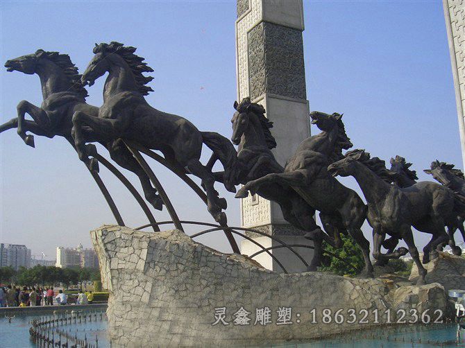 抽象群马城市动物铜雕
