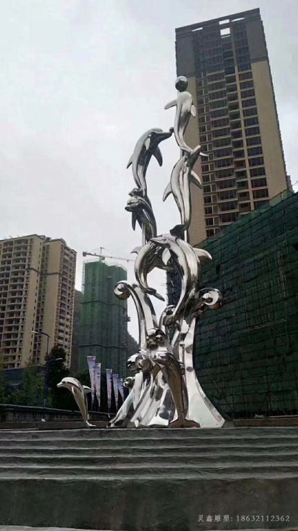 嬉戏海豚别墅不锈钢雕塑
