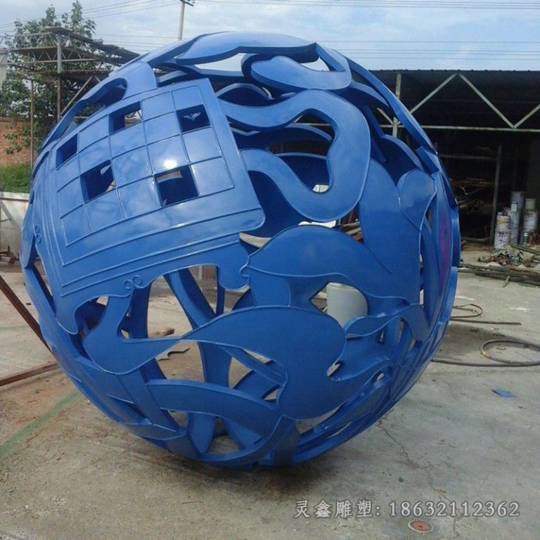 不锈钢蓝色镂空球城市雕塑