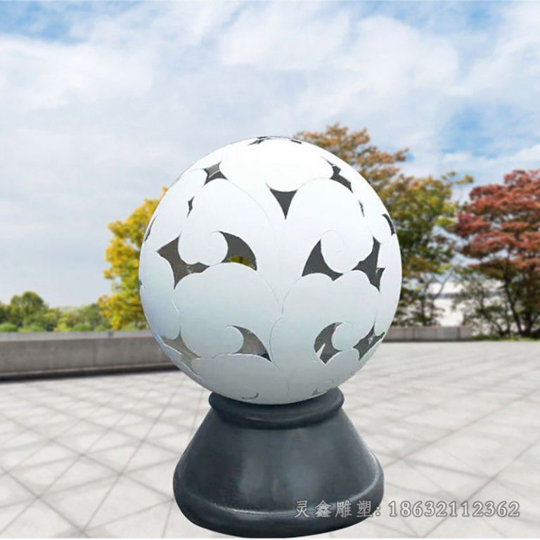 白色镂空球不锈钢雕塑