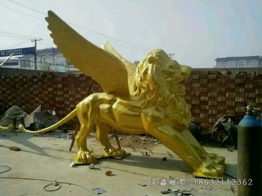 展翅狮子小区景观铜雕