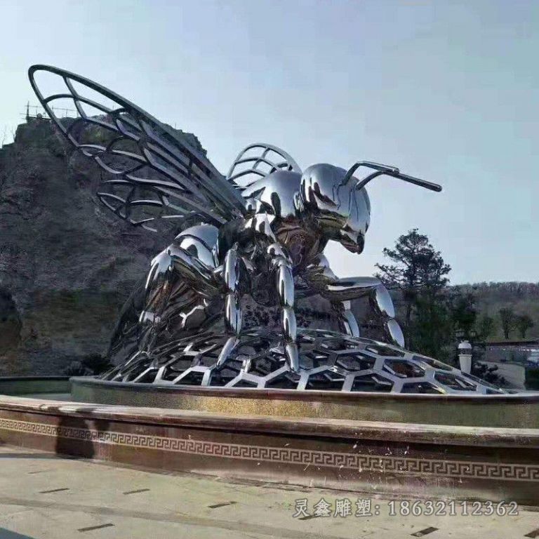 不锈钢镂空蝴蝶镜面雕塑