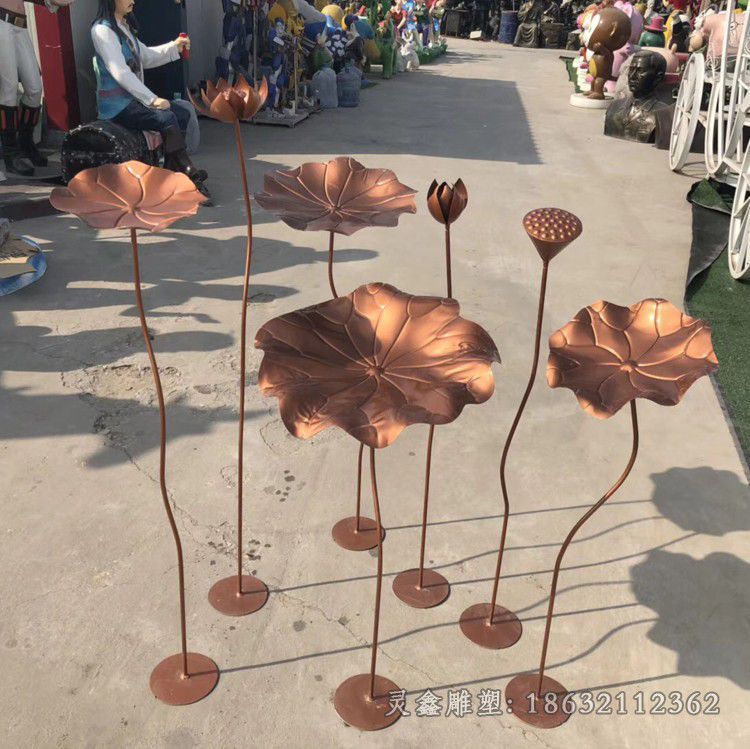 不锈钢钛金色荷花别墅雕塑