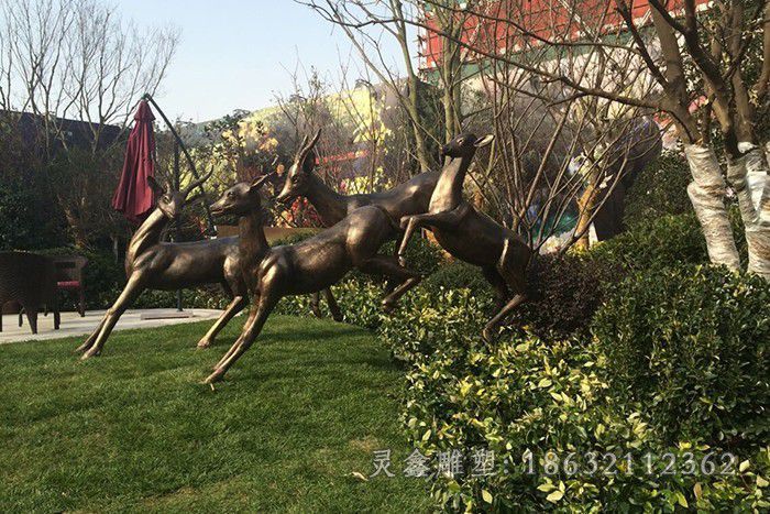 奔跑小鹿户外景观铜雕