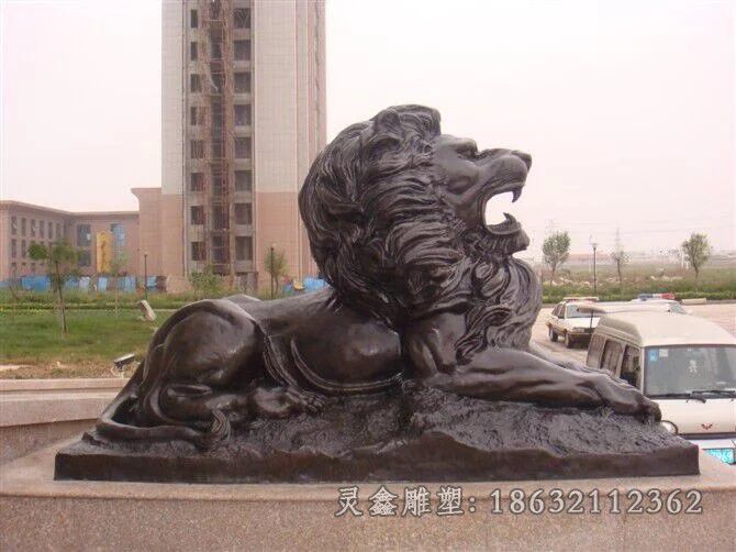 趴姿狮子动物城市铜雕