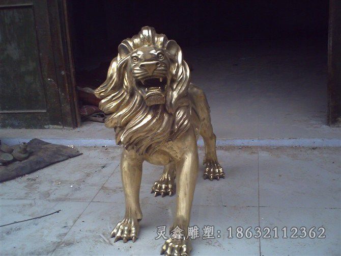 站姿抽象狮子广场铜雕