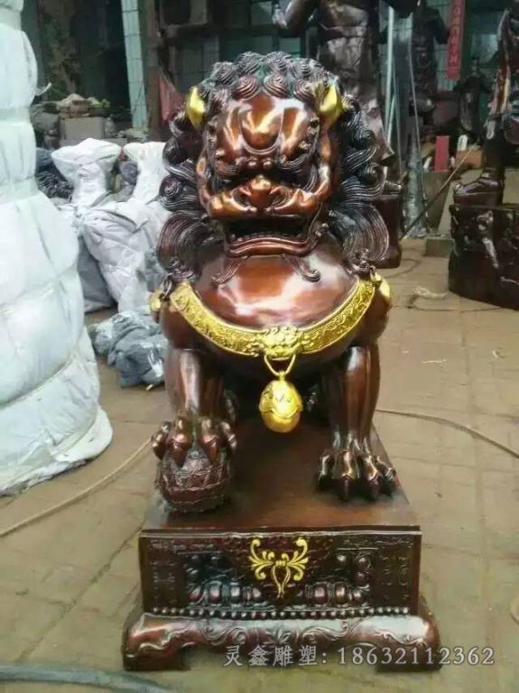 动物踩球狮子广场铜雕