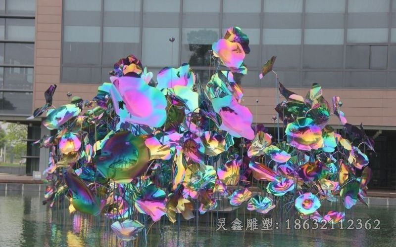彩绘荷花不锈钢城市雕塑