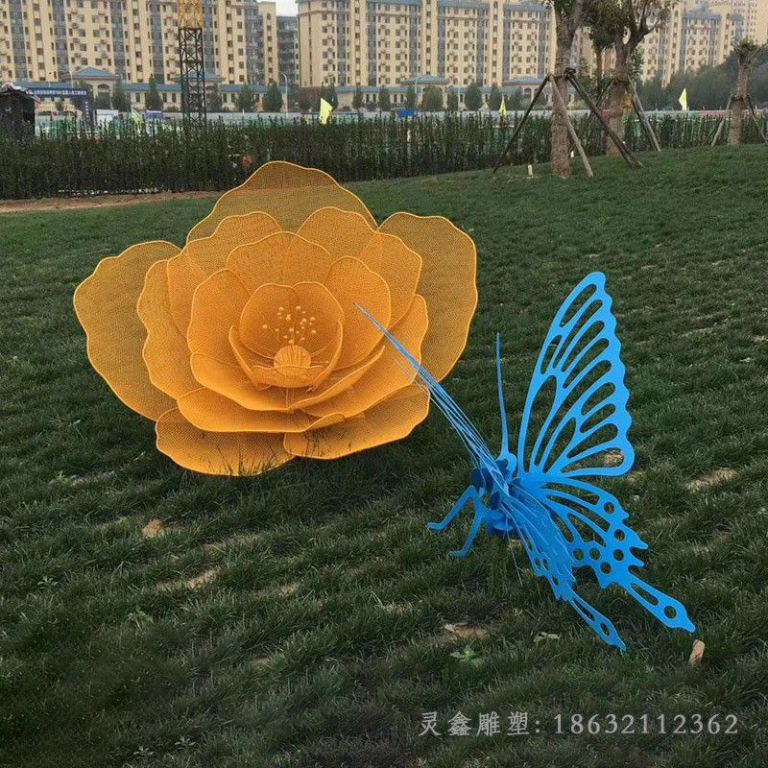 不锈钢玫瑰花与蝴蝶雕塑