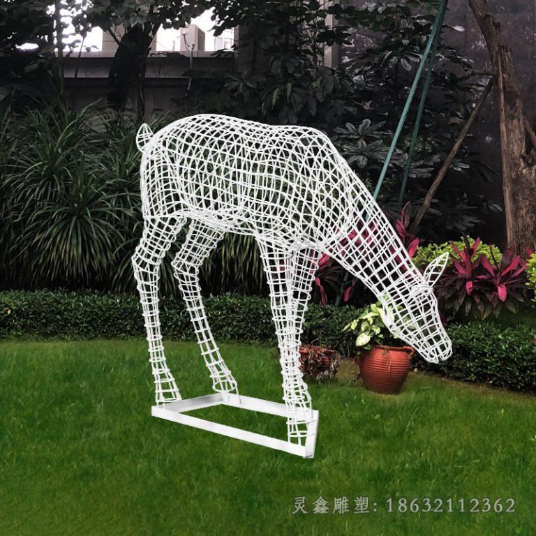 低头鹿不锈钢镂空雕塑