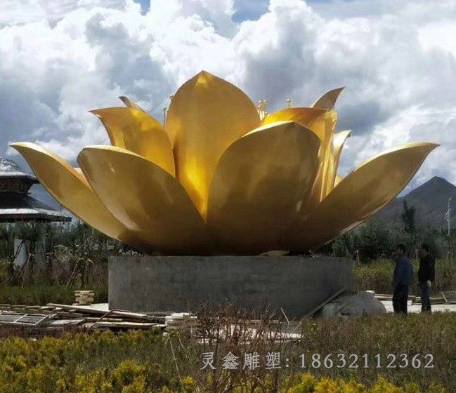 不锈钢金色荷花广场雕塑