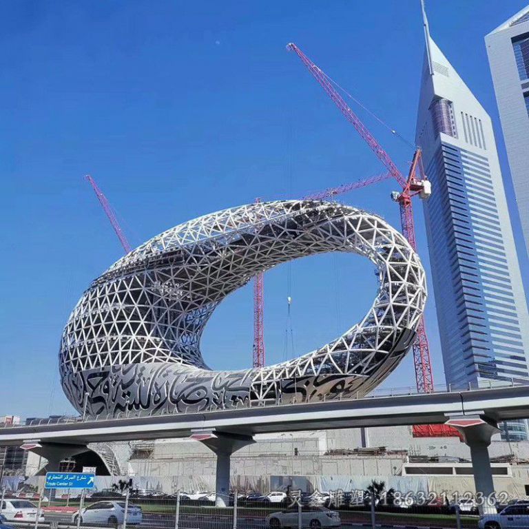 镂空抽象圆环不锈钢雕塑
