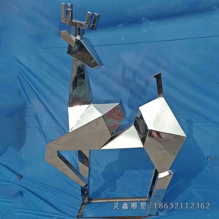 几何抽象抬腿鹿不锈钢雕塑