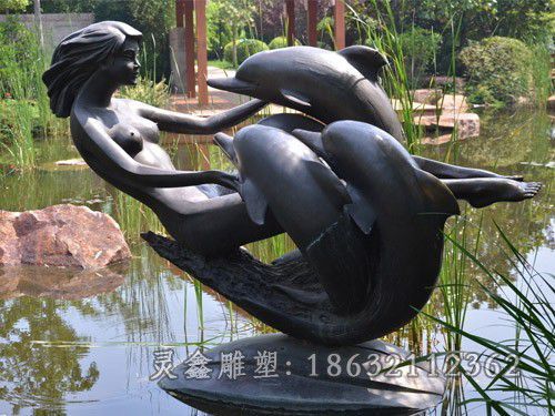 人与海豚城市景观铜雕
