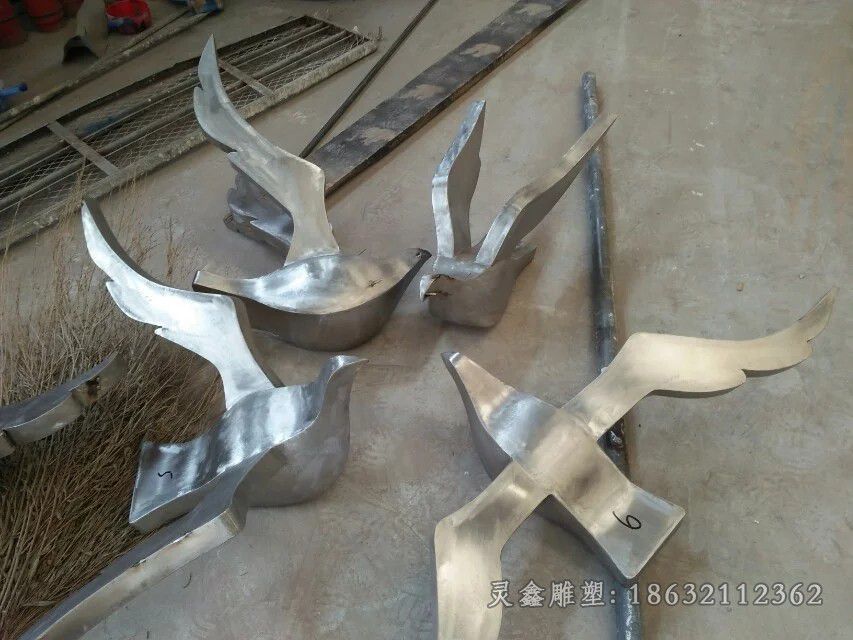 不锈钢镜面鸽子庭院雕塑