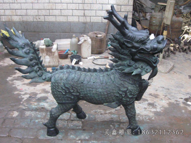 青铜麒麟校园景观铜雕