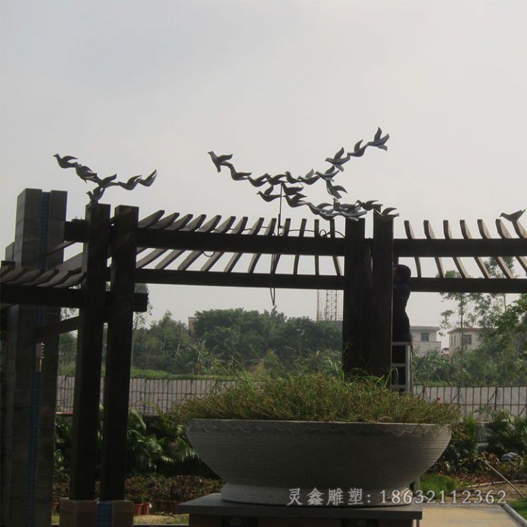 不锈钢抽象鸽子园林雕塑