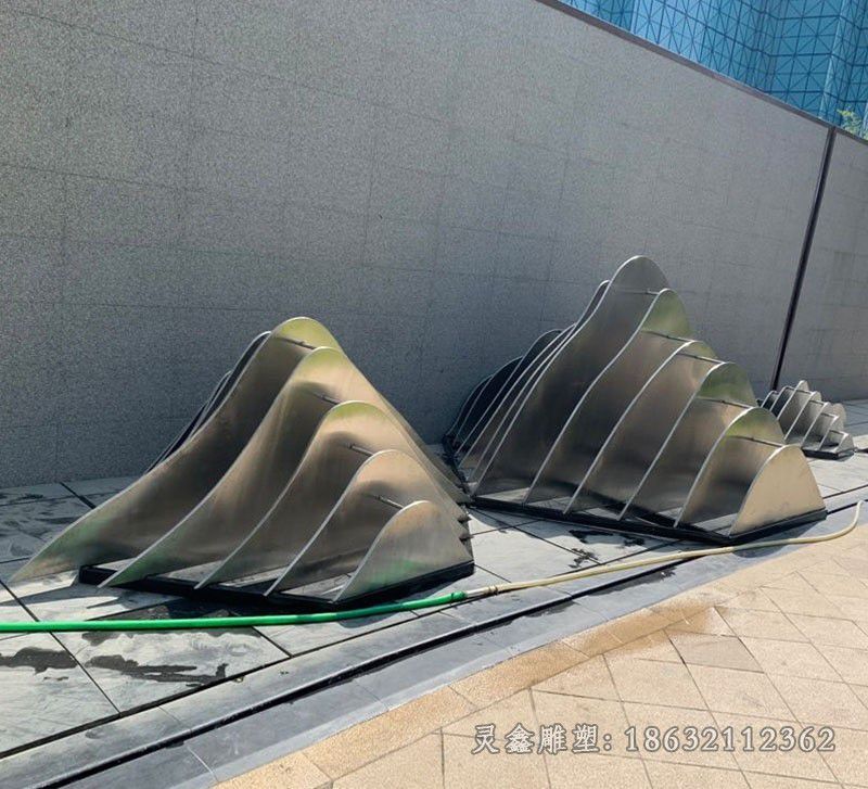 不锈钢镜面假山公园雕塑