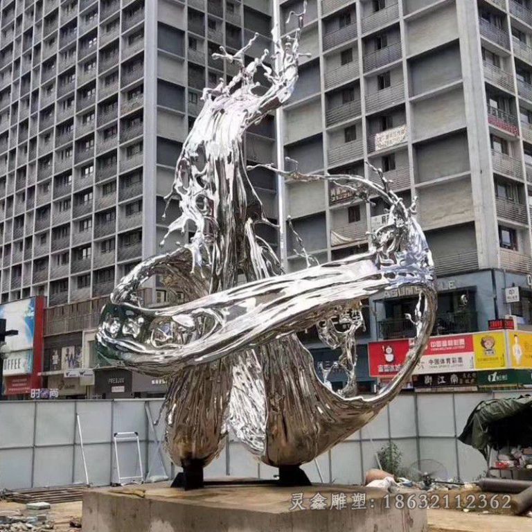 不锈钢镜面抽象标志雕塑