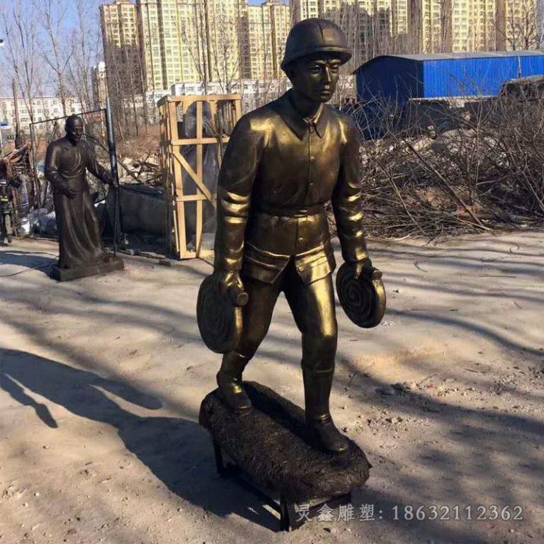 救火消防员街边铜雕