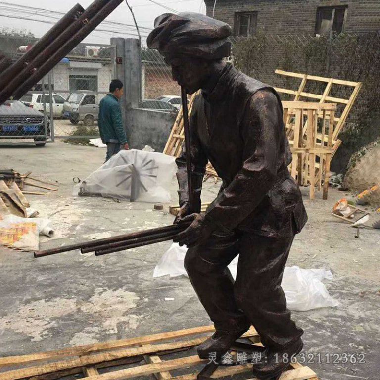 少数民族吹乐器校园铜雕