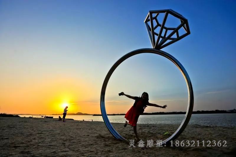戒指广场不锈钢景观雕塑