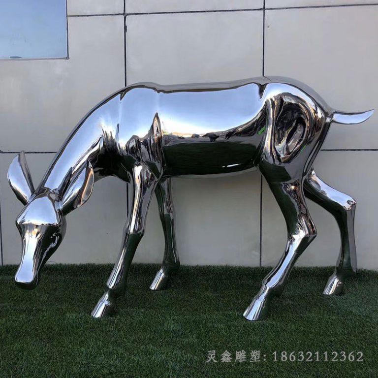 镜面不锈钢低头鹿动物雕塑