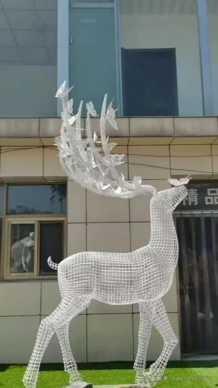 镂空抬头鹿不锈钢雕塑