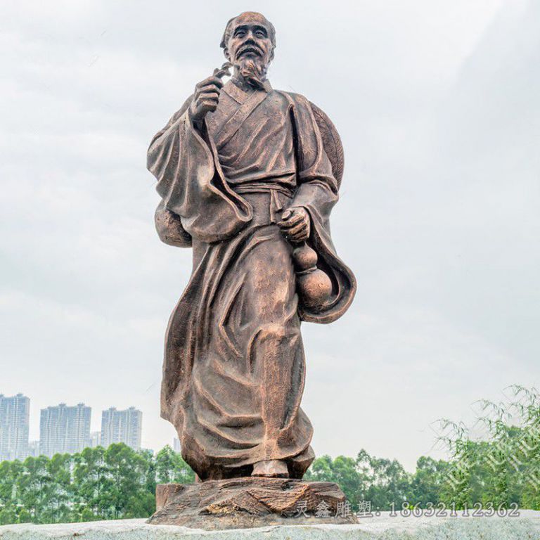 古代医学家华佗街边铜雕
