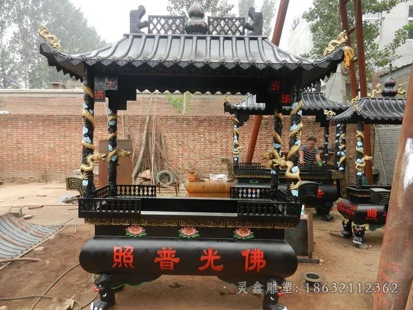 方形四足香炉城市铜雕