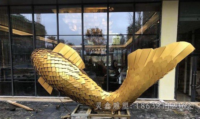 不锈钢金色鱼动物雕塑