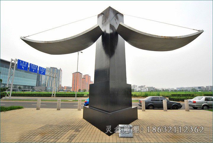 不锈钢公平秤广场景观雕塑