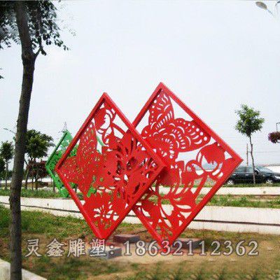 不锈钢红色剪纸别墅雕塑