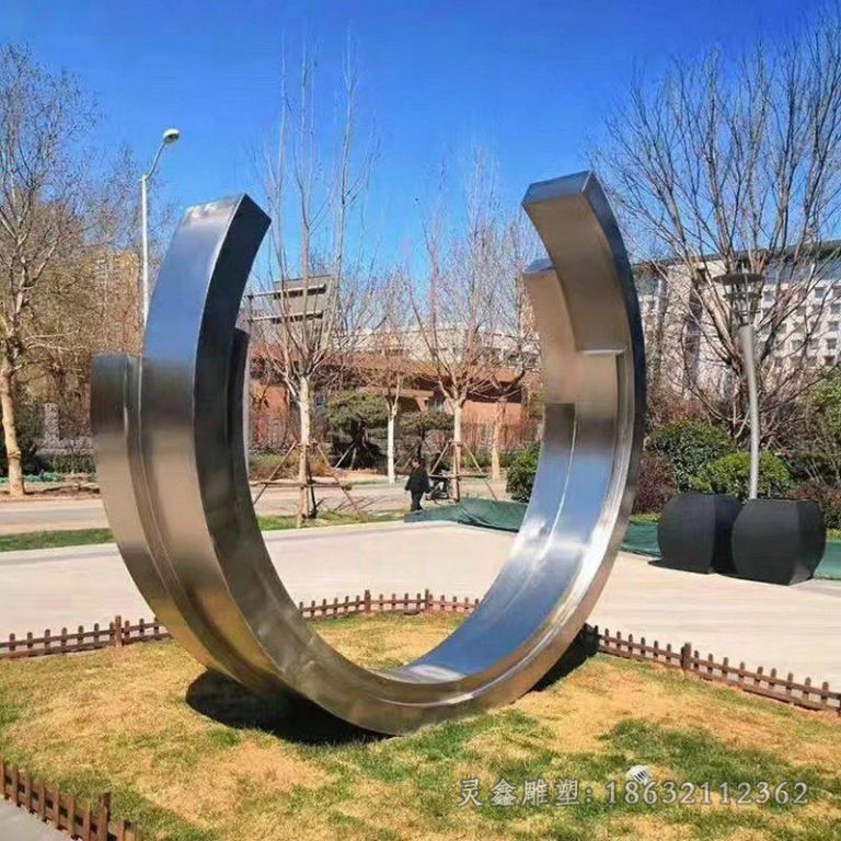 不锈钢镜面半圆景观雕塑