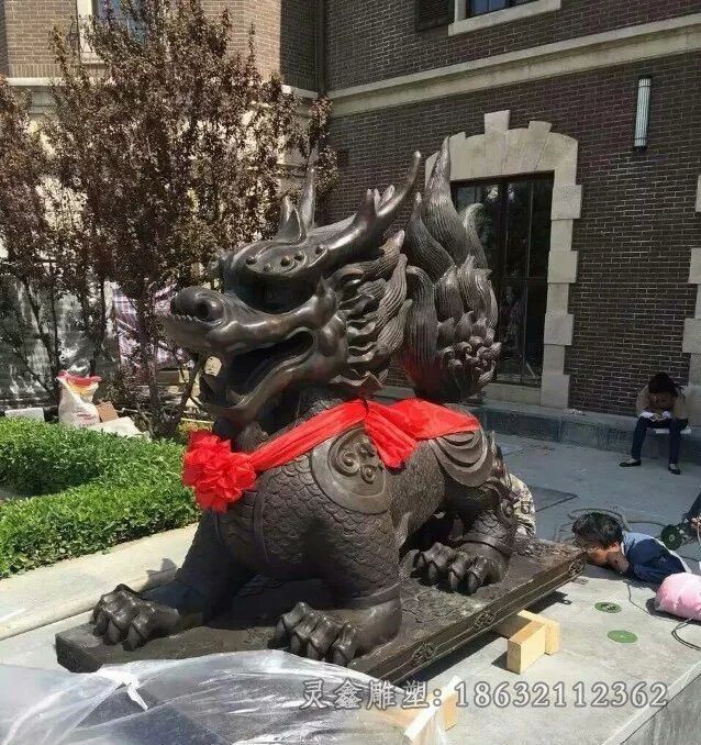 卧姿麒麟动物景观铜雕