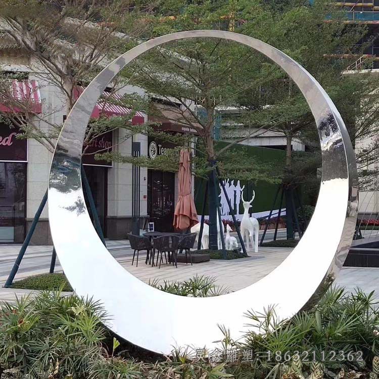 不锈钢镜面圆环庭院雕塑