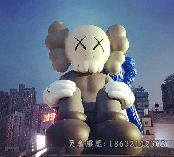 不锈钢彩绘熊猫景观雕塑