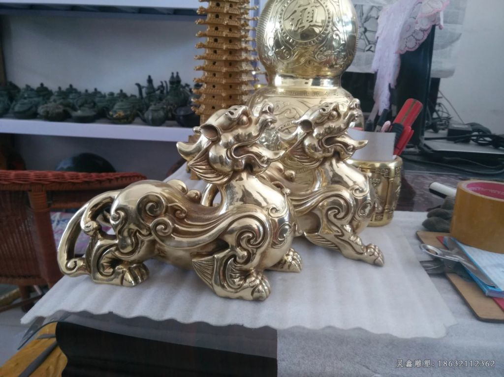 金色貔貅别墅景观铜雕