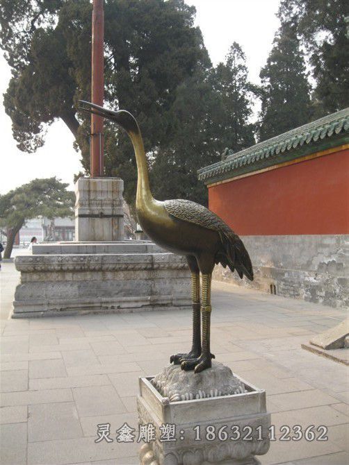 站姿仙鹤校园动物铜雕