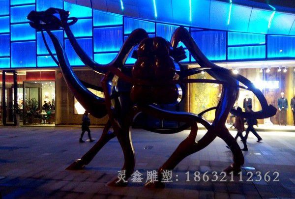 不锈钢抽象骆驼景区雕塑